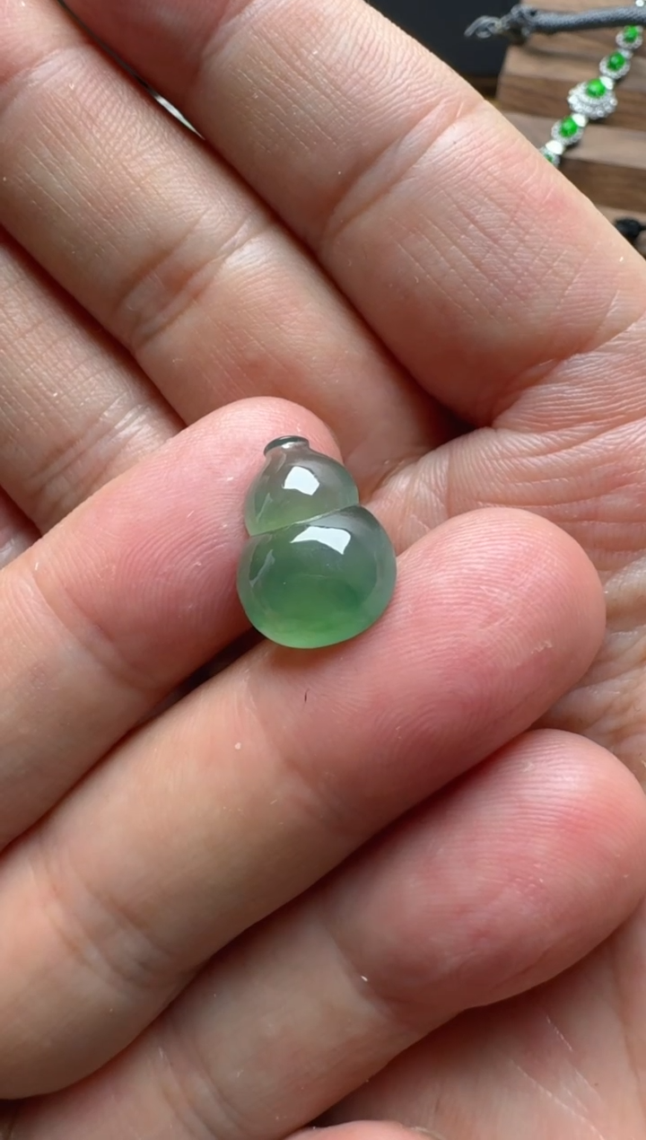 【闪购商品】翡翠颈饰未镶嵌葫芦