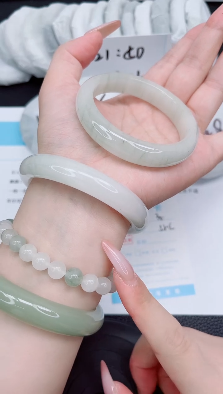 石英质玉手镯未镶嵌30-56.5