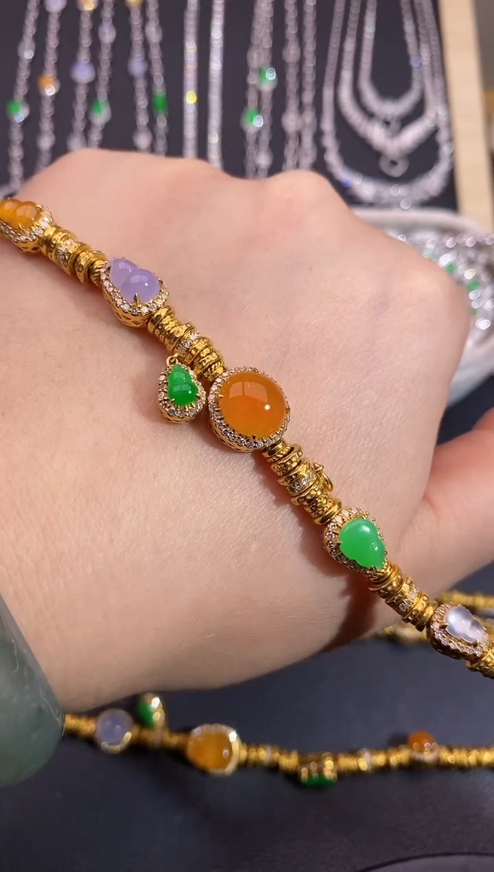 18K金镶嵌手链翡翠盘缠