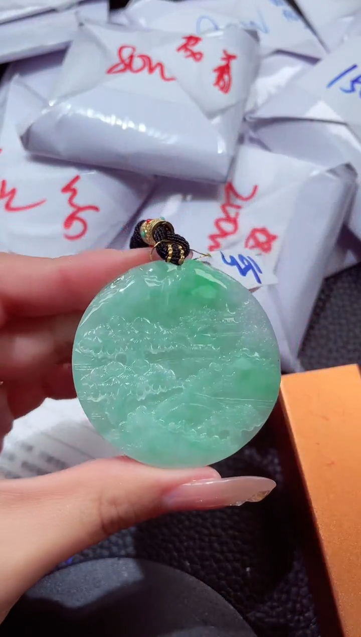 颈饰未镶嵌翡翠00000