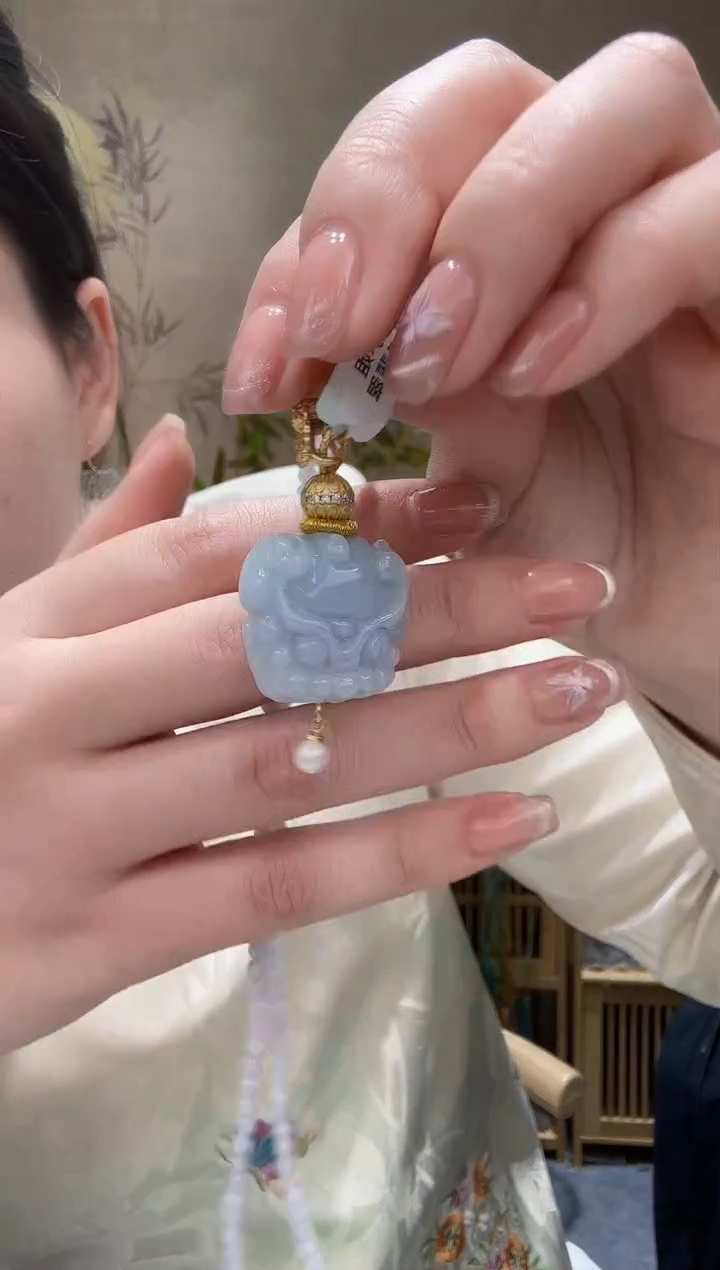 【闪购商品】翡翠颈饰未镶嵌吊坠