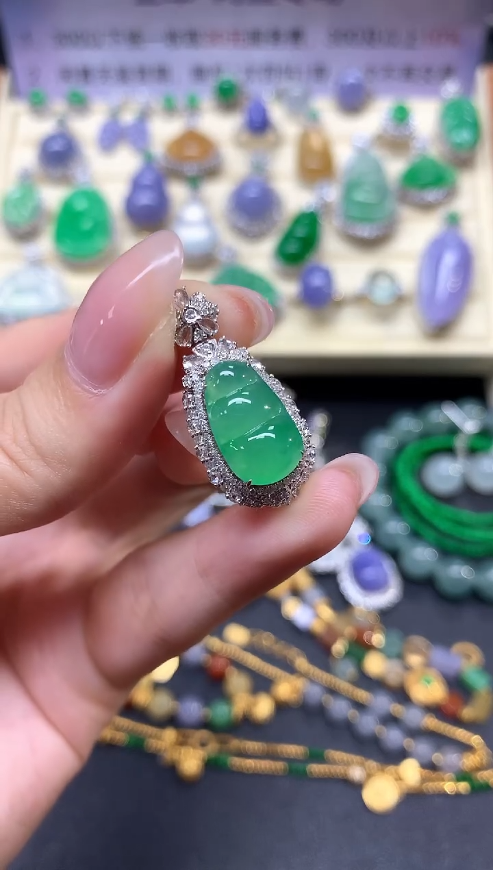 【闪购商品】翡翠18K金镶嵌吊坠(不含链)吊坠|12500+1250