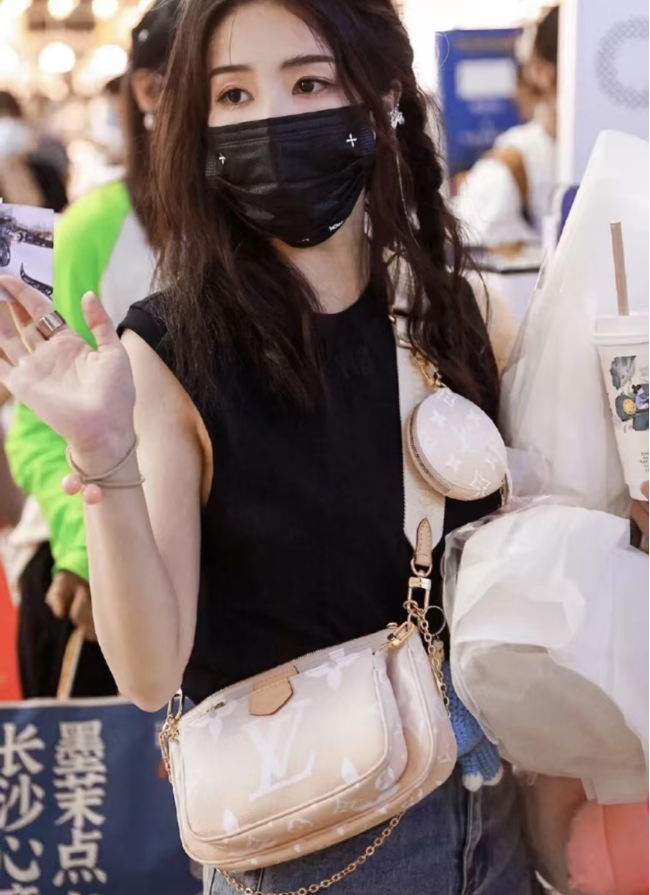 95新 LouisVuitton/路易威登 茉上/summer buncdle 五合一 链条包