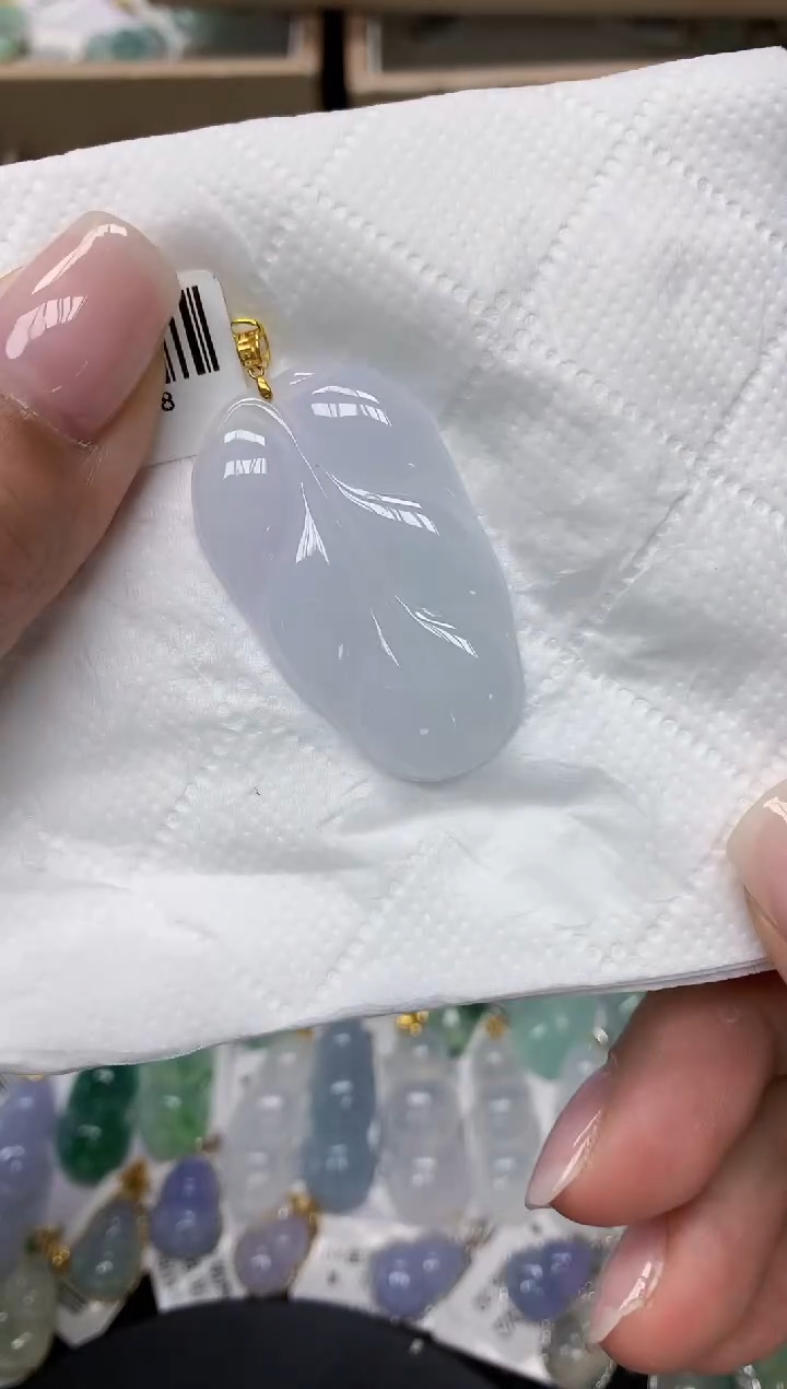 颈饰18K金镶嵌翡翠1111111111