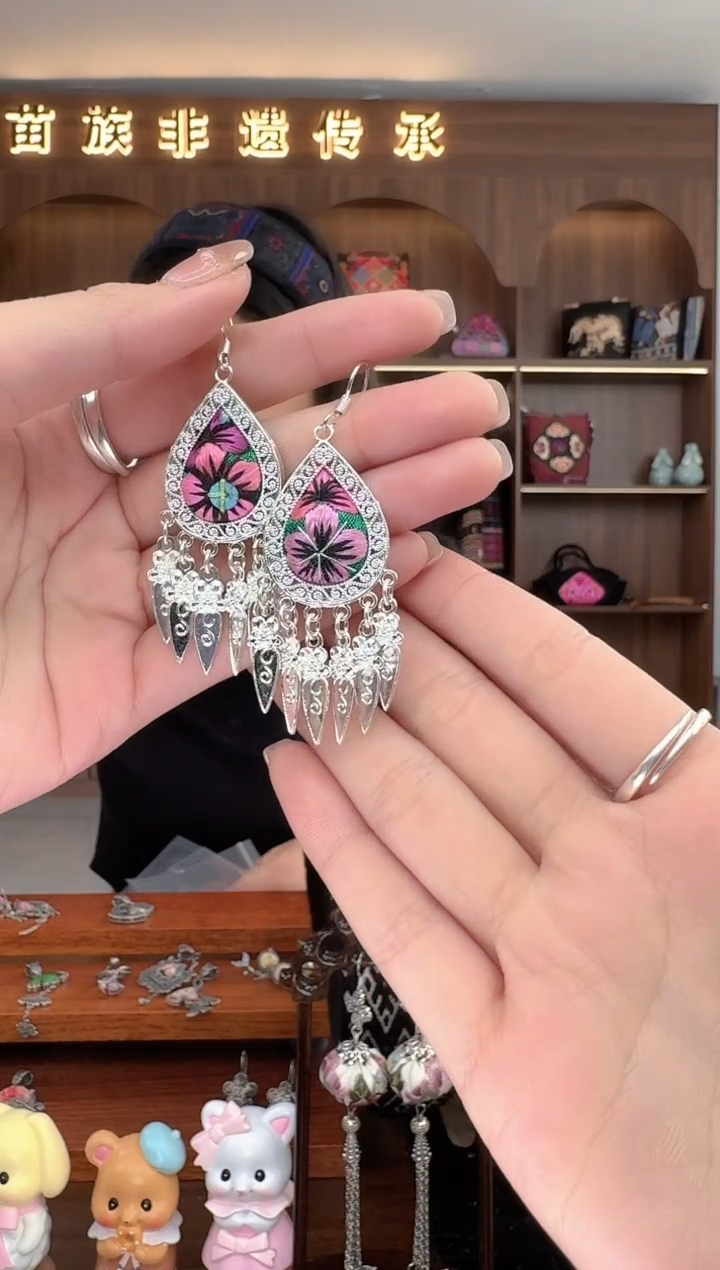 【闪购商品】织绣扶光苗绣传承320