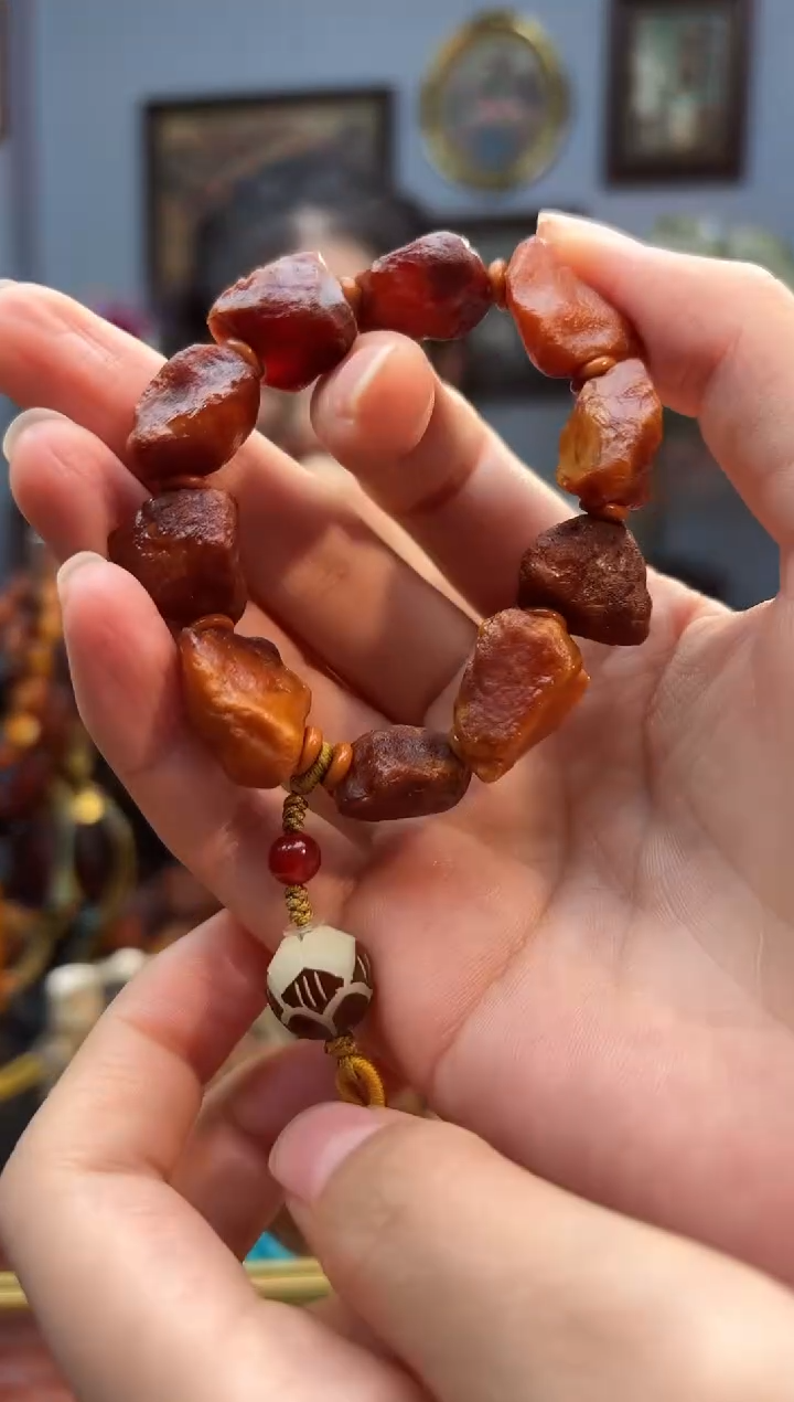 手串琥珀未镶嵌手持