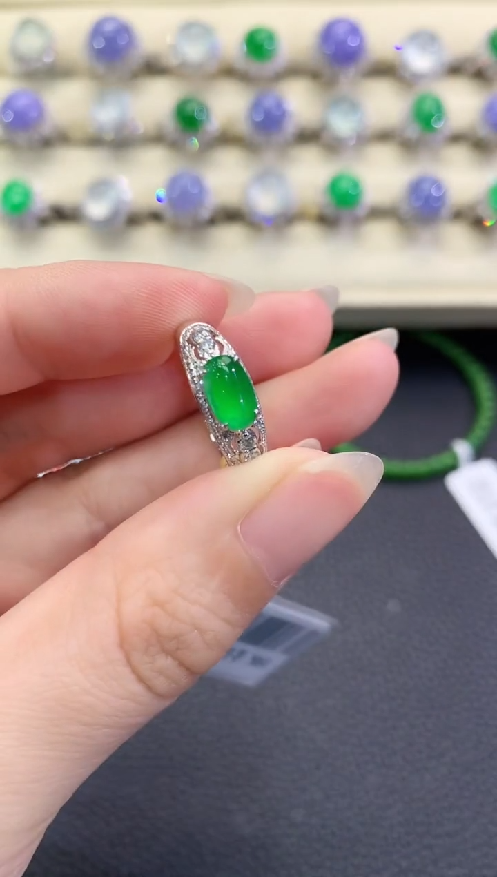 翡翠戒指18K金镶嵌春日珠宝 C51