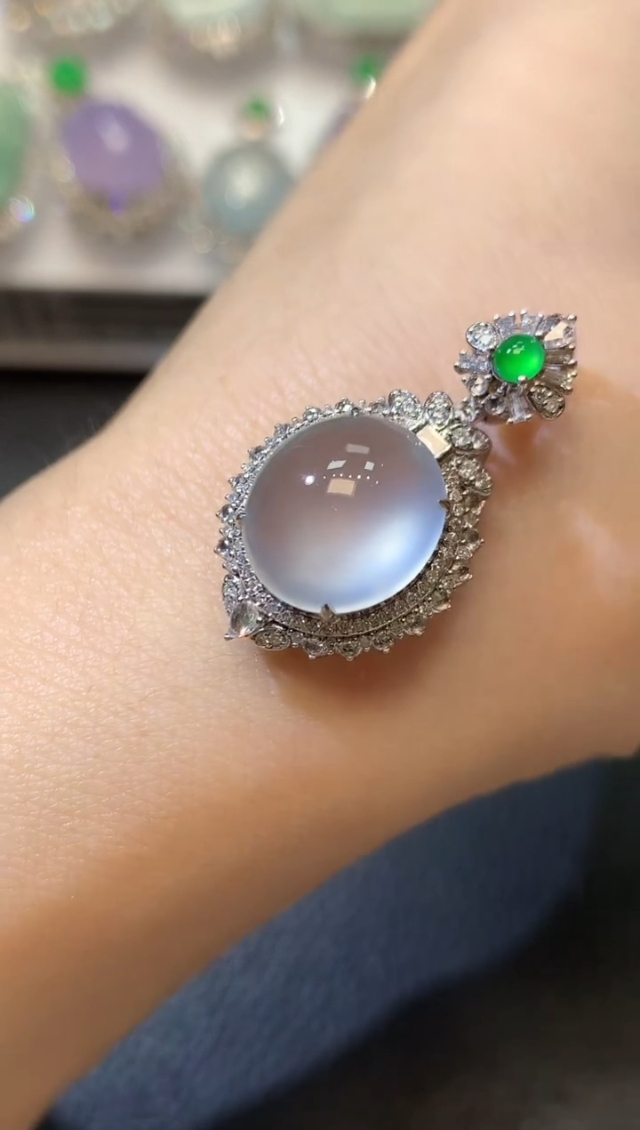 【闪购商品】翡翠吊坠(不含链)18K金镶嵌D33