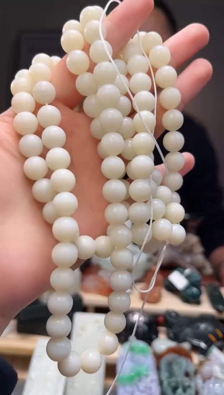 颈饰未镶嵌和田玉?**?长链9+