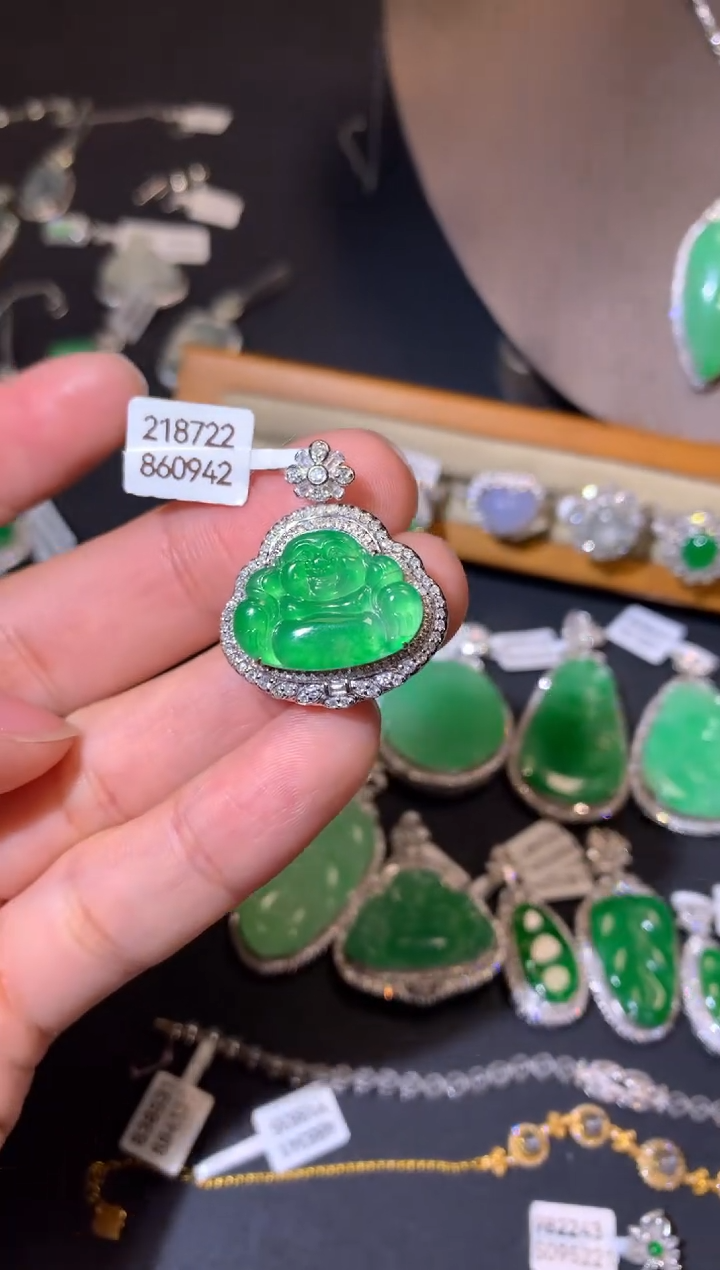 【闪购商品】翡翠吊坠(不含链)18K金镶嵌吊坠