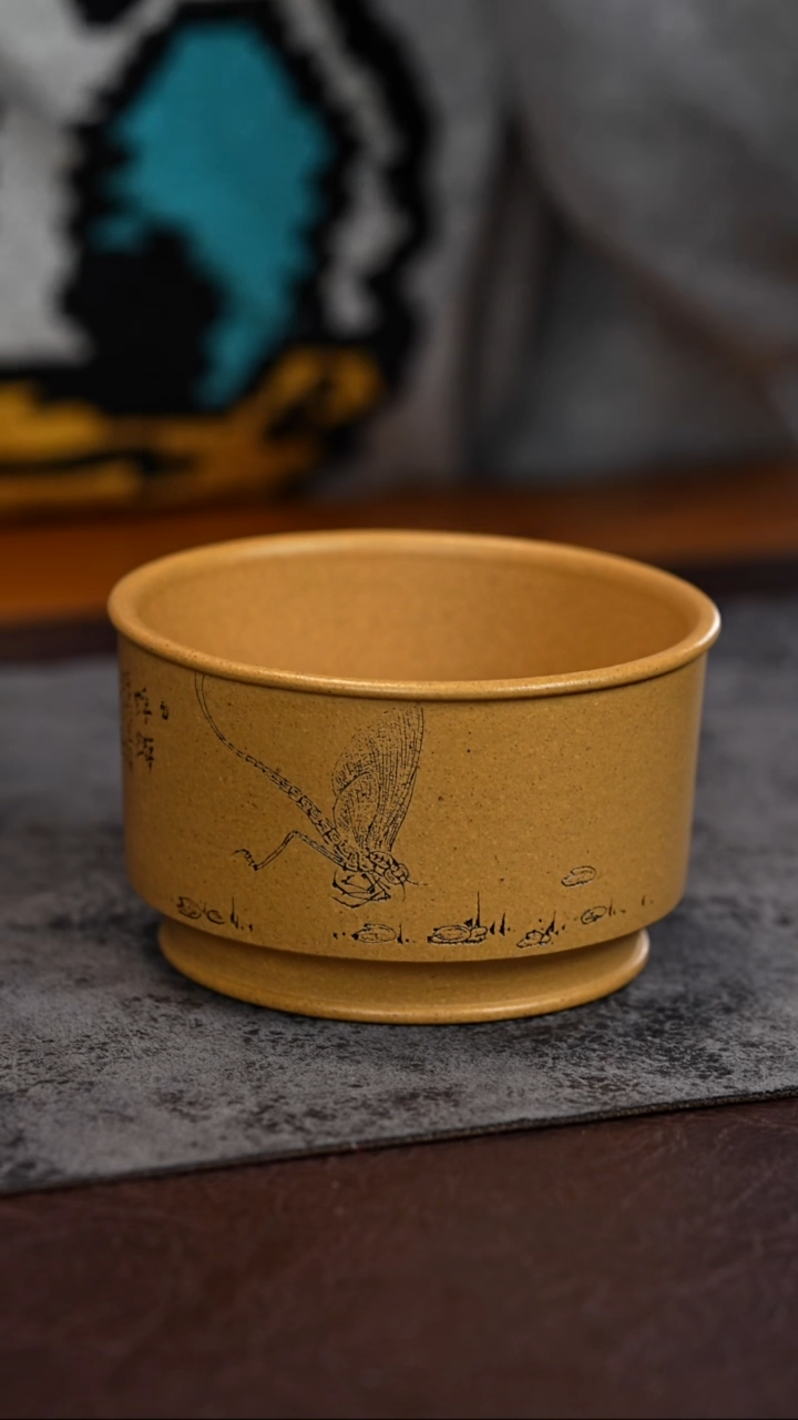 【闪购商品】紫砂茶杯黄金段 蜻蜓刻绘 德钟杯
