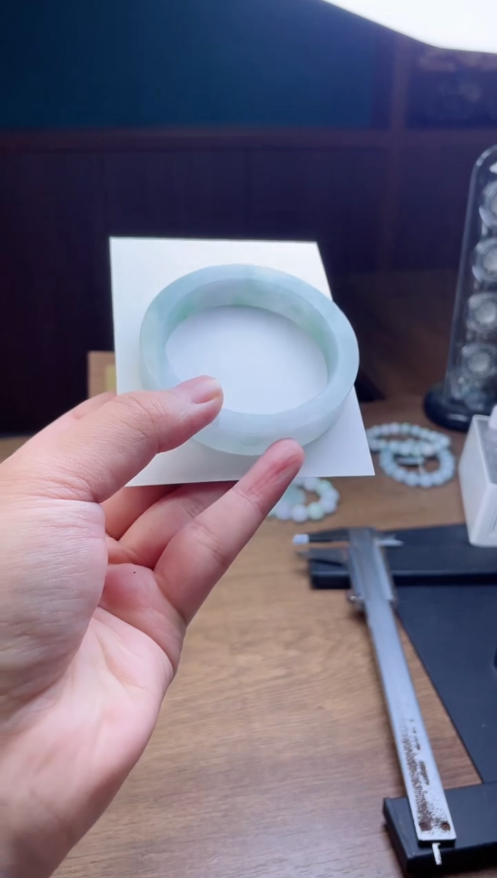 未镶嵌手镯定制翡翠冬**雪定制