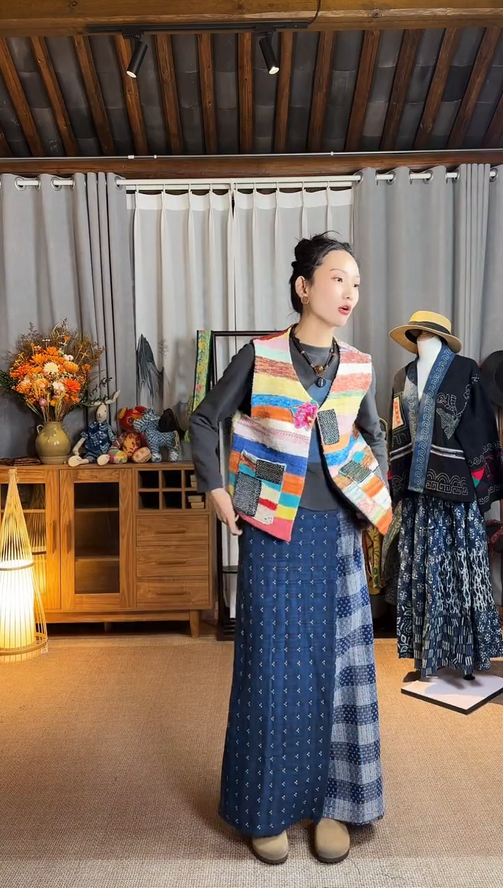 【闪购商品】设计师款七彩古布马甲