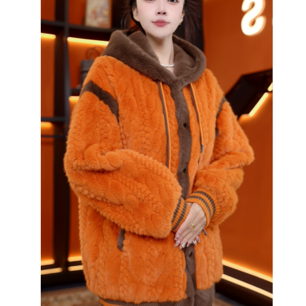 2025中长款拼色宽松连帽气质女装时尚加厚外套秋冬短款皮毛一体