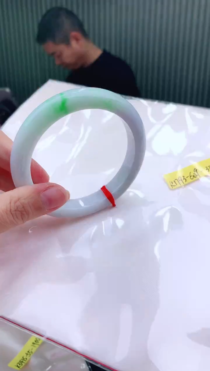未镶嵌手镯翡翠111