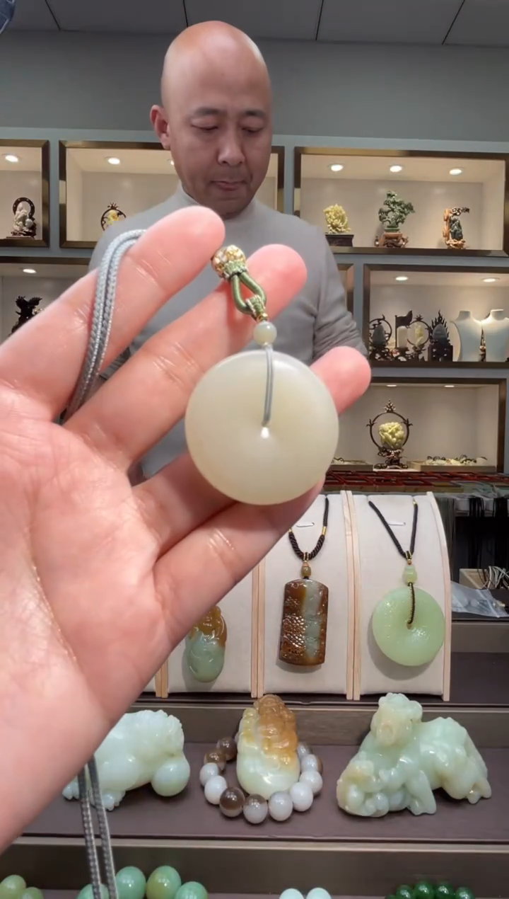 颈饰未镶嵌和田玉苏