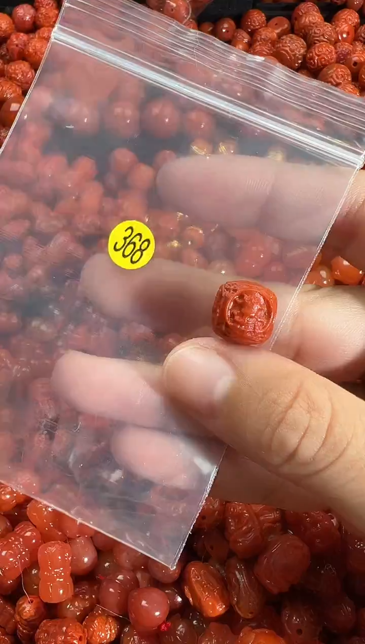 颈饰未镶嵌南红玛瑙1