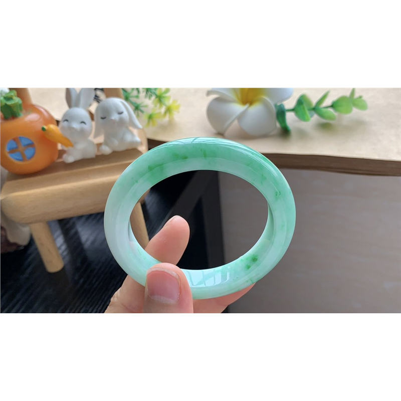 03.20批2098号53.2-11.4-9.1！恬静温柔的阳绿色镯！ 翡翠手镯