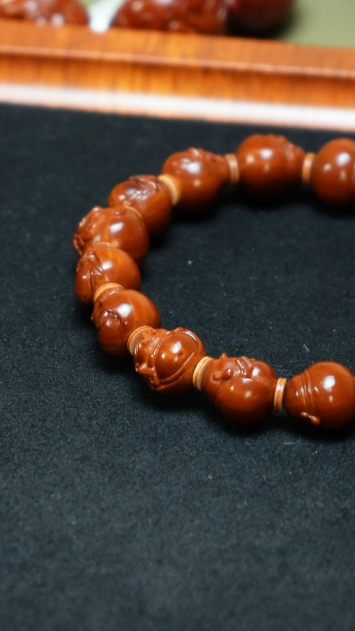 吊坠橄榄核圣****C光背财神