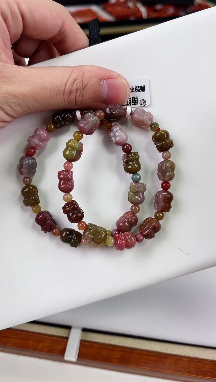 【闪购商品】玛瑙手链未镶嵌盐源雕刻手串（多样式发其一）