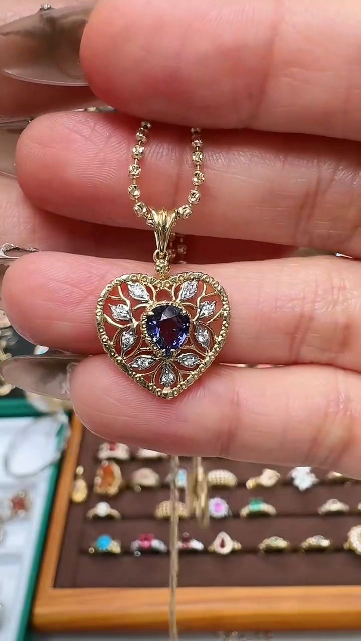 【闪购商品】蓝宝石吊坠(不含链)18K金镶嵌18K金蓝宝石吊坠