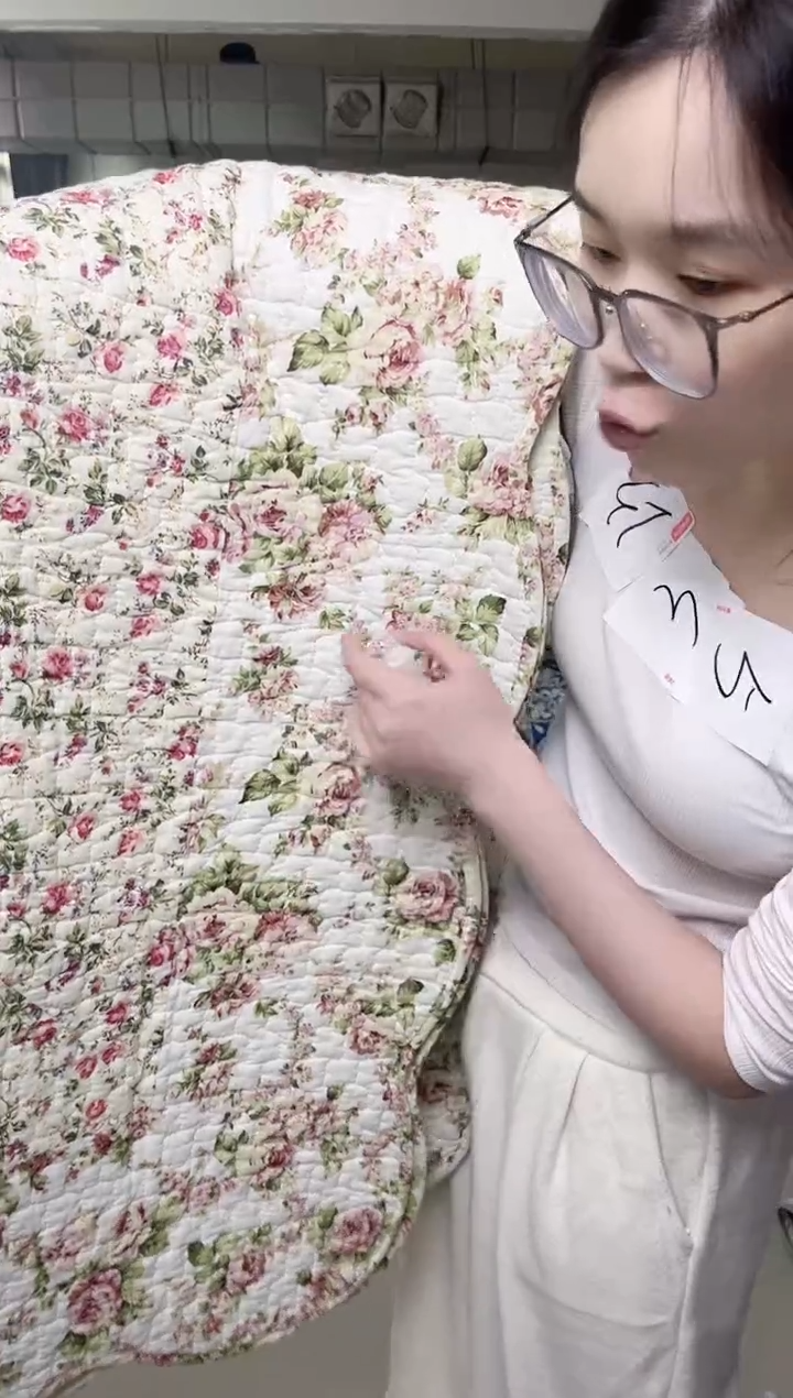 棉200*230花边床盖