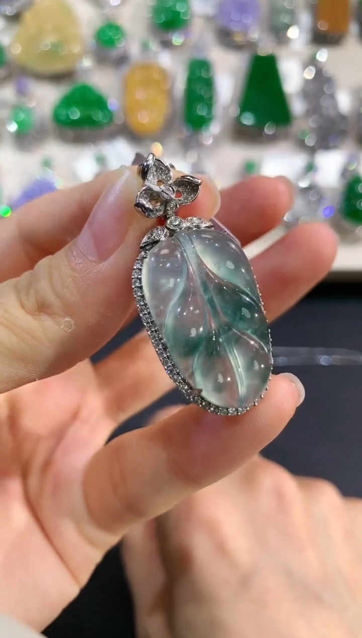 【闪购商品】翡翠吊坠(不含链)18K金镶嵌e34