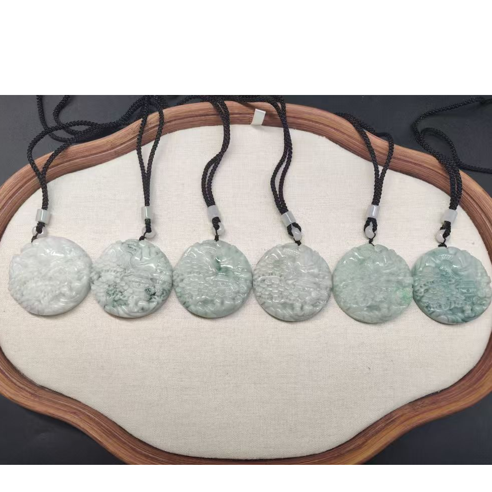 抖音官方质检中心天然A货翡翠山水吊坠【多样性发货-拍一发一】