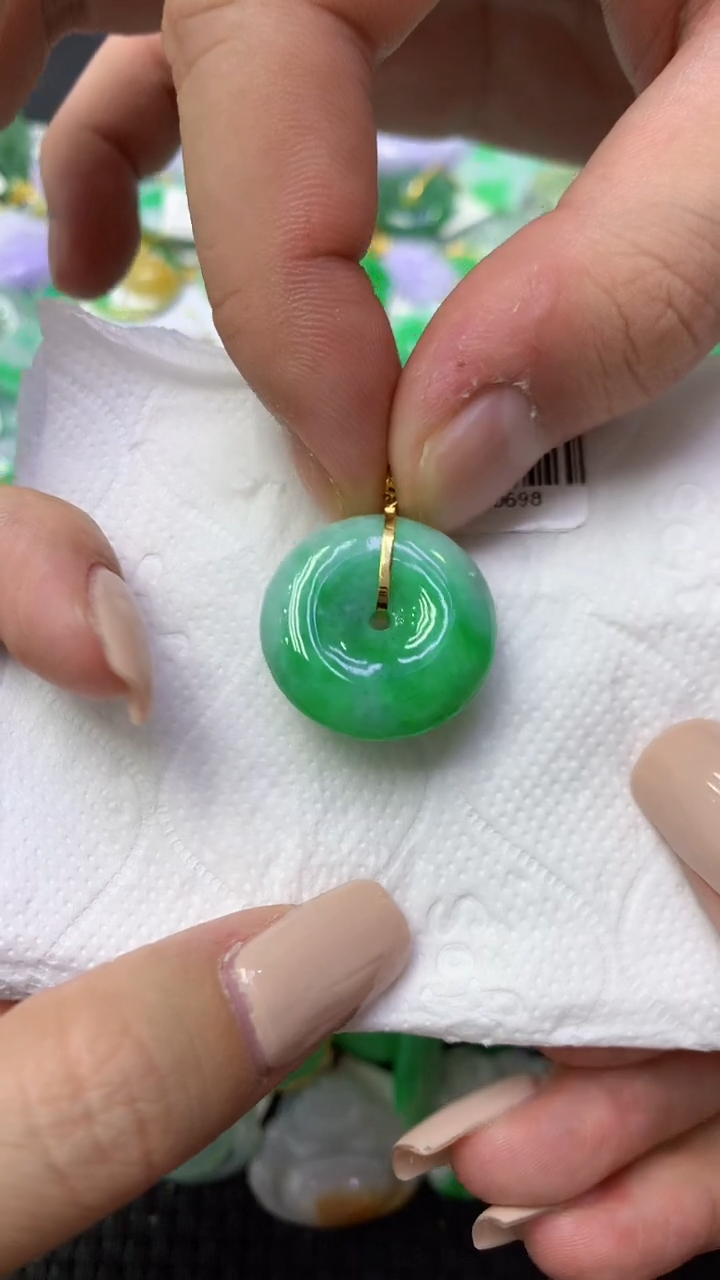 颈饰18K金镶嵌翡翠天然缅甸翡翠A货