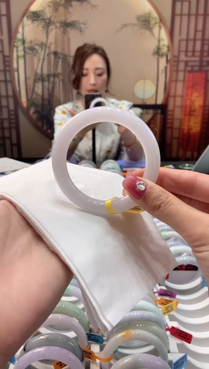 【闪购商品】翡翠手镯未镶嵌00006493