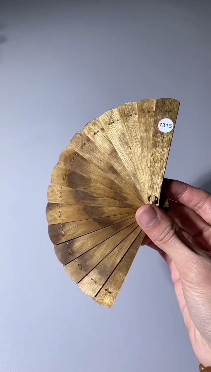 【闪购商品】金丝楠木雕731号10cm金丝楠木小叶桢楠掌中扇