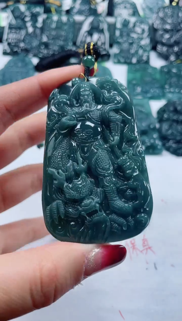 【闪购商品】翡翠颈饰未镶嵌           