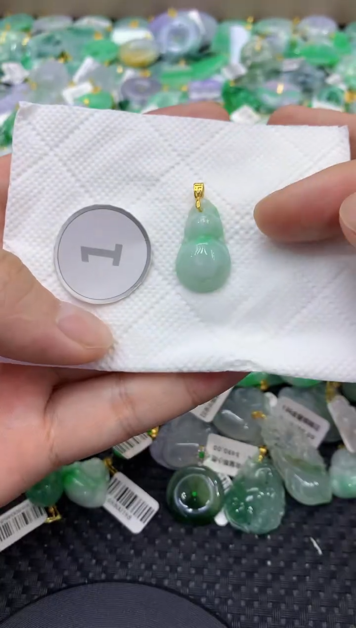 颈饰未镶嵌翡翠天然缅甸翡翠A货