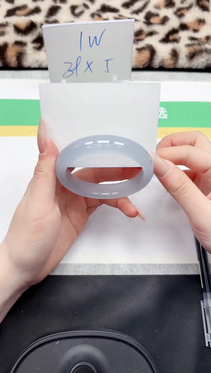 【闪购商品】石英质玉手镯未镶嵌99-64