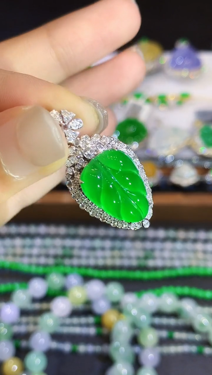 翡翠18K金镶嵌吊坠(不含链)多样性发其一