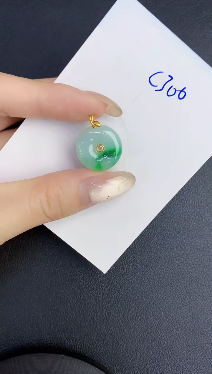 翡翠18K金镶嵌颈饰缅甸天然翡翠A货