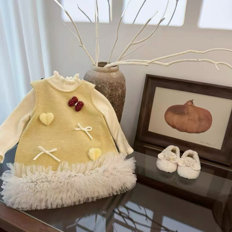 女童加绒套装2025连衣裙秋冬蝴蝶结爱心背心裙针织千金风拜年服套