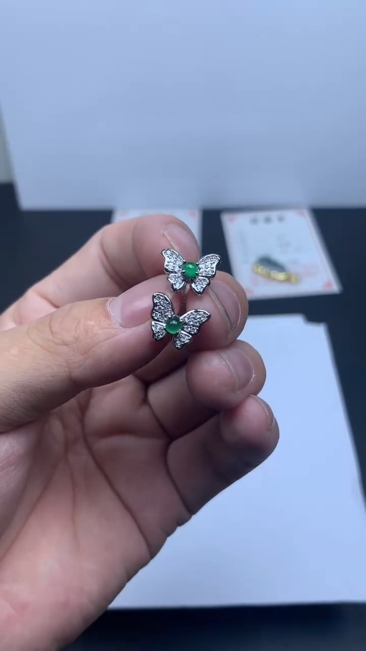 未镶嵌翡翠耳饰蝴蝶耳钉