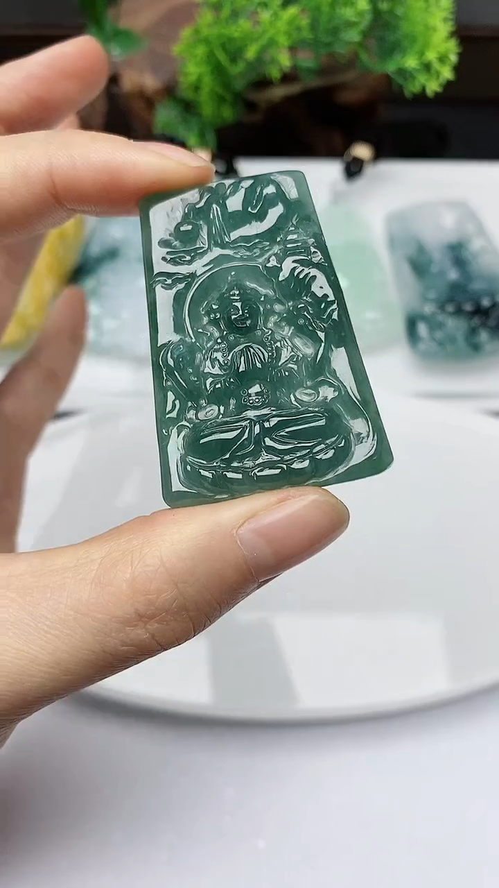 【闪购商品】翡翠颈饰未镶嵌        