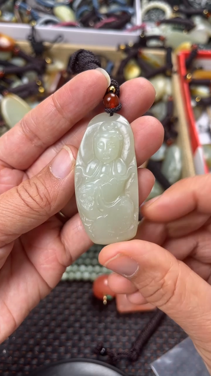 【闪购商品】和田玉颈饰未镶嵌多样性发货没有证书拍一发一有瑕