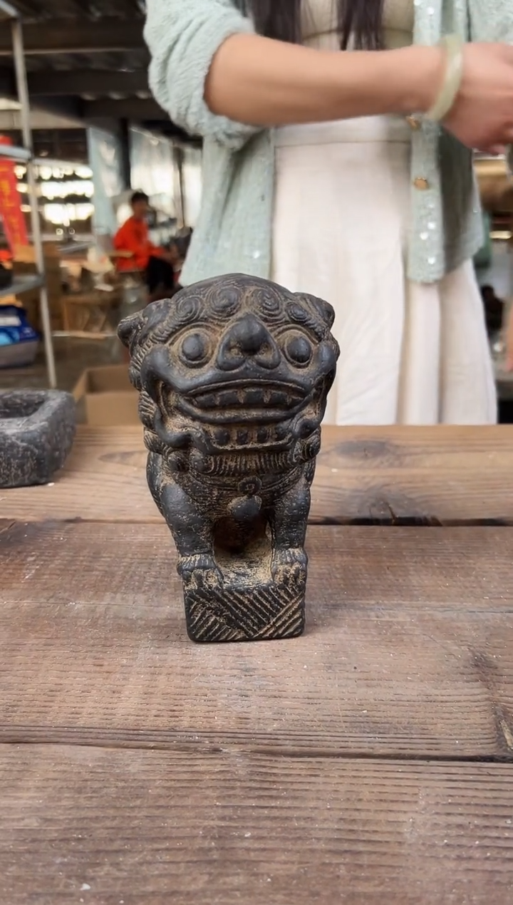 陶土【闪购商品】- 案头狮（微瑕）