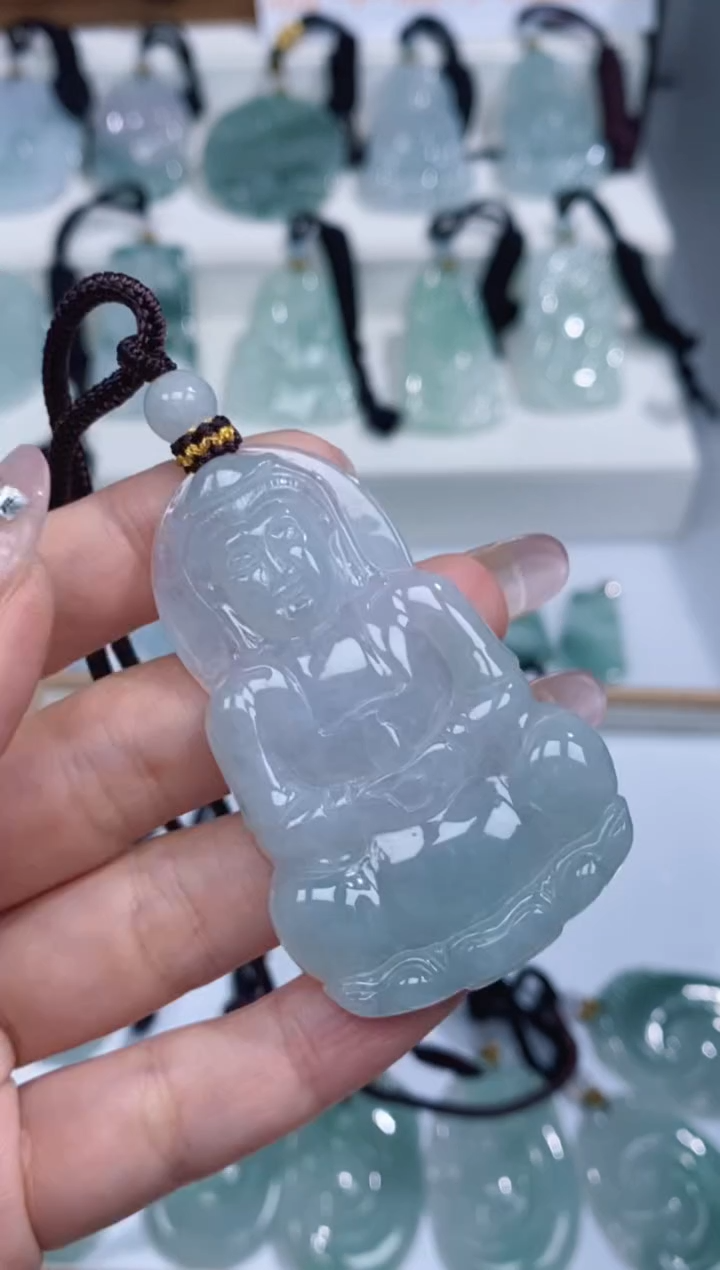 颈饰未镶嵌翡翠拼***狼吊坠