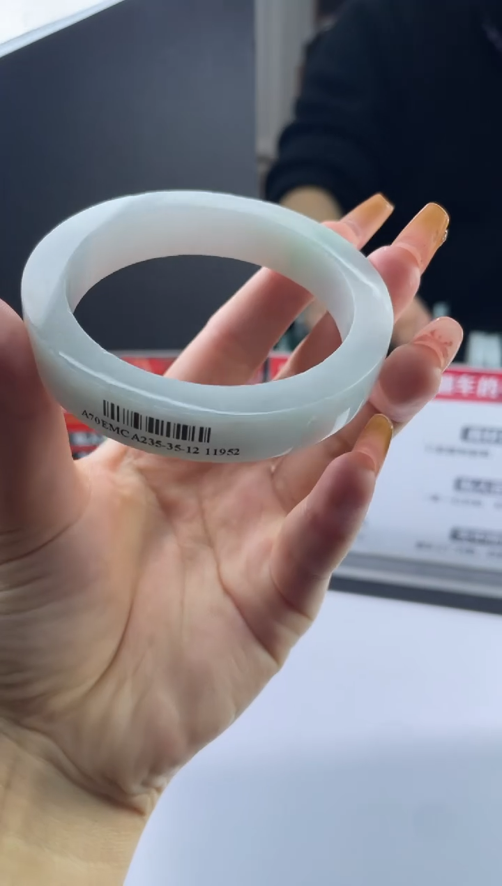 【闪购商品】定制翡翠手镯未镶嵌手镯DDS/发一件