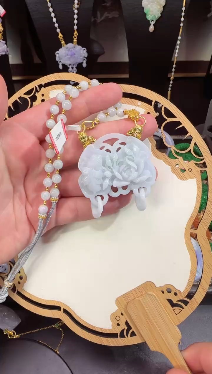 【闪购商品】翡翠颈饰未镶嵌牌子