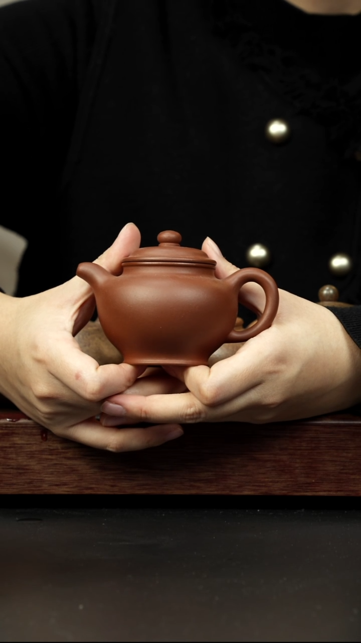 茶壶紫砂底槽清 小掇只
