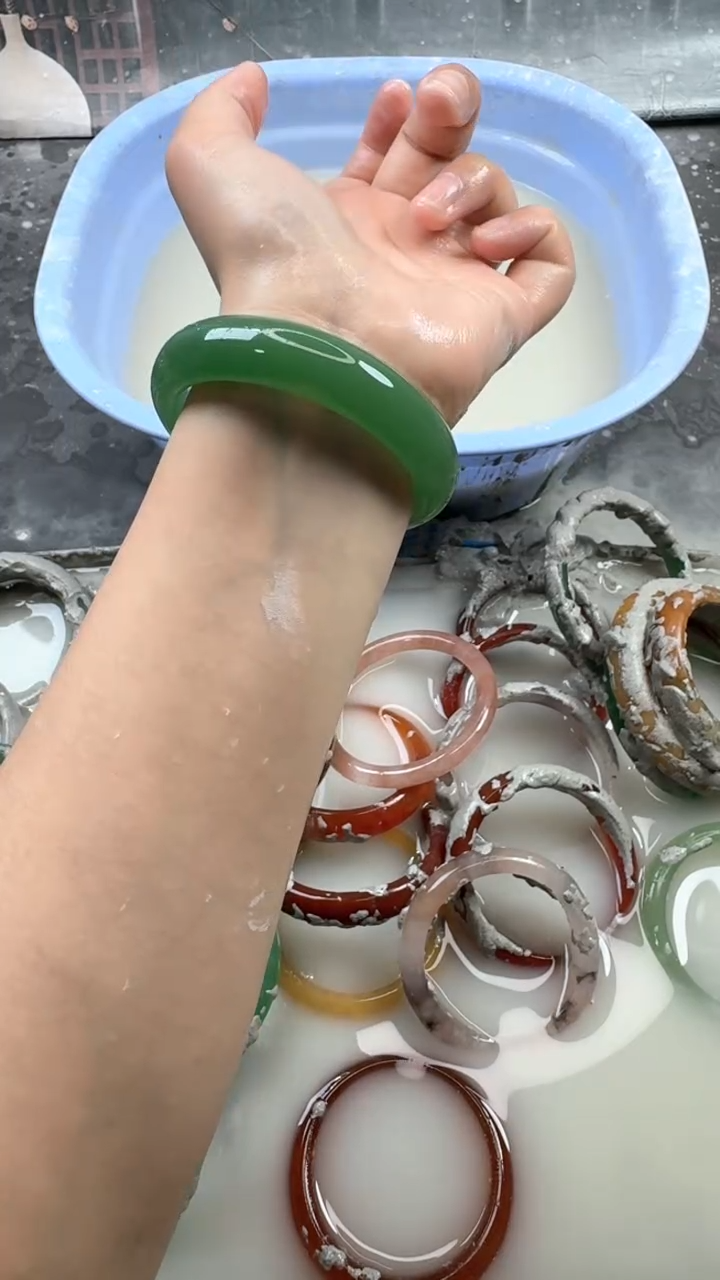 石英质玉手镯未镶嵌125