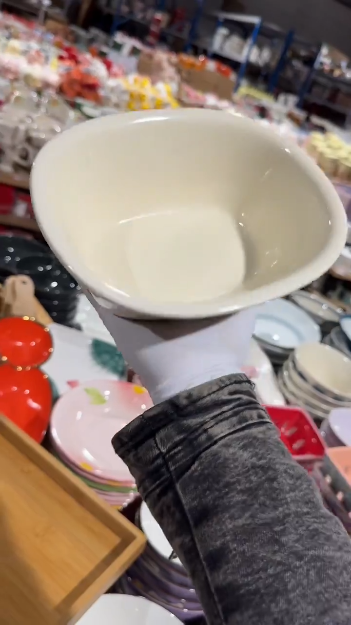 陶瓷奶油椭圆碗微瑕 凑满20元包邮