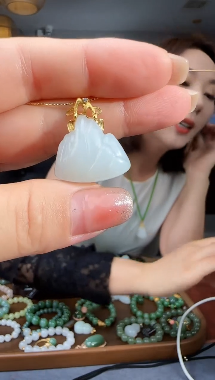 和田玉18K金镶嵌吊坠(不含链)1