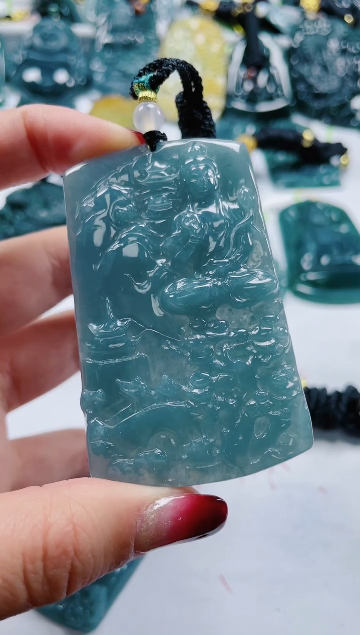 【闪购商品】翡翠颈饰未镶嵌             