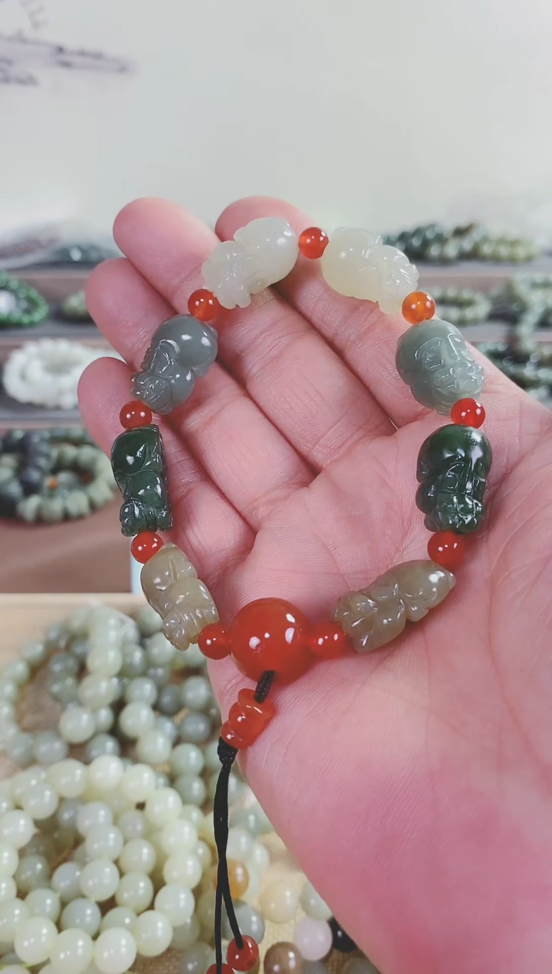 未镶嵌手链和田玉貔貅多宝手串